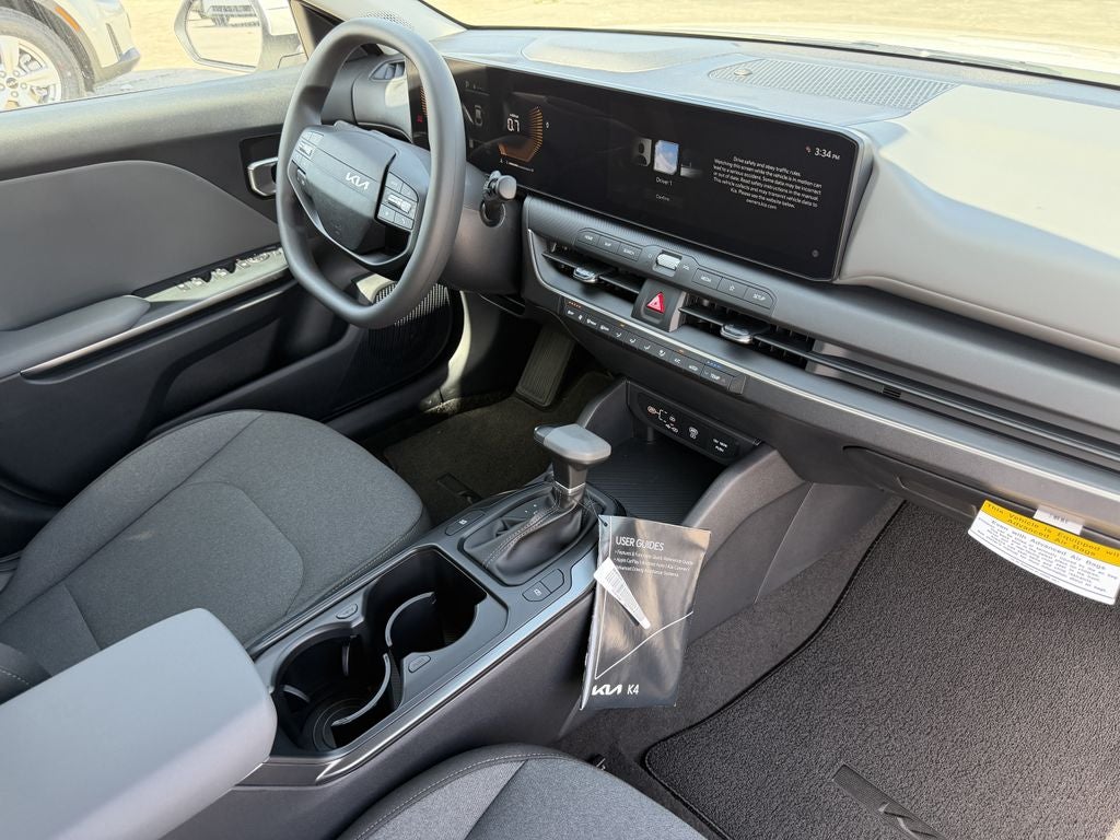 2026 Kia K4 LXS