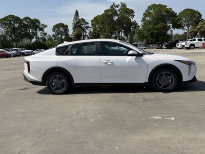 2026 Kia K4 LXS