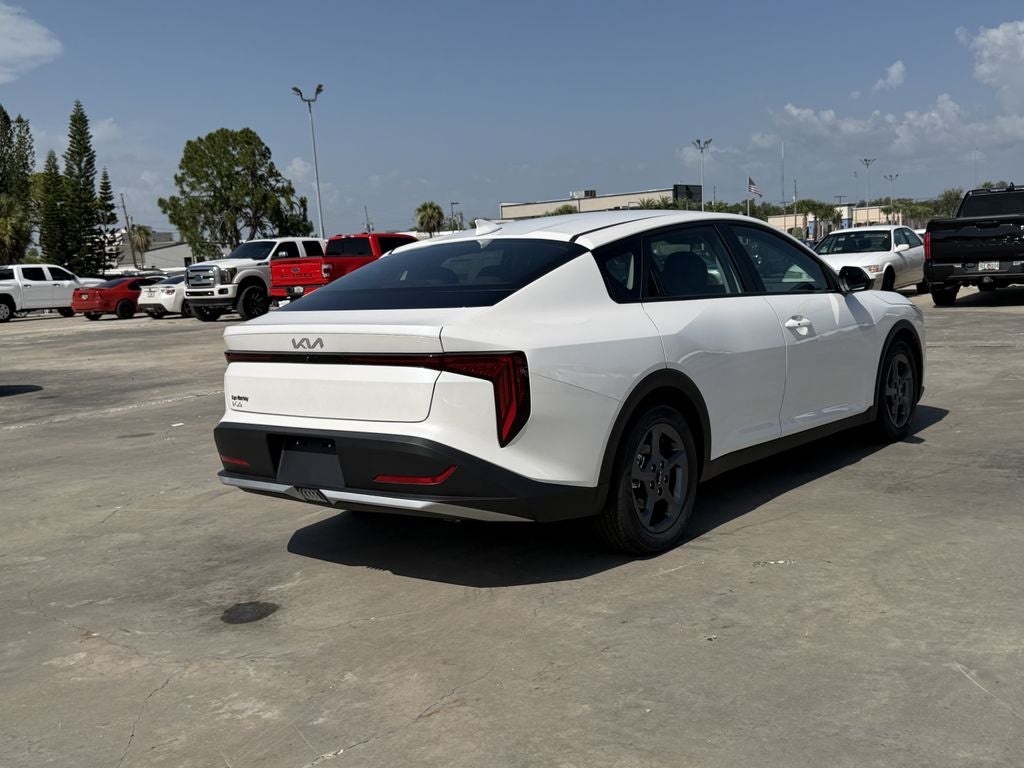 2026 Kia K4 LXS