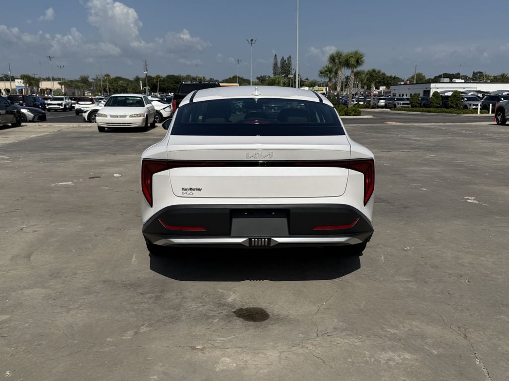 2026 Kia K4 LXS