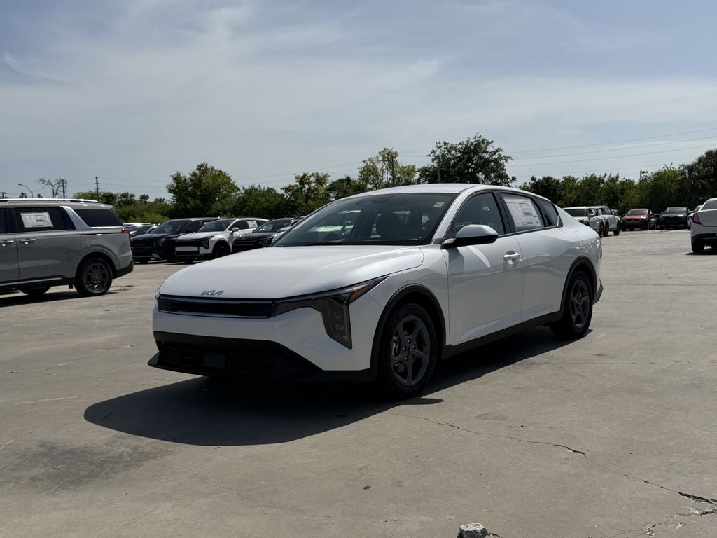 2026 Kia K4 LXS