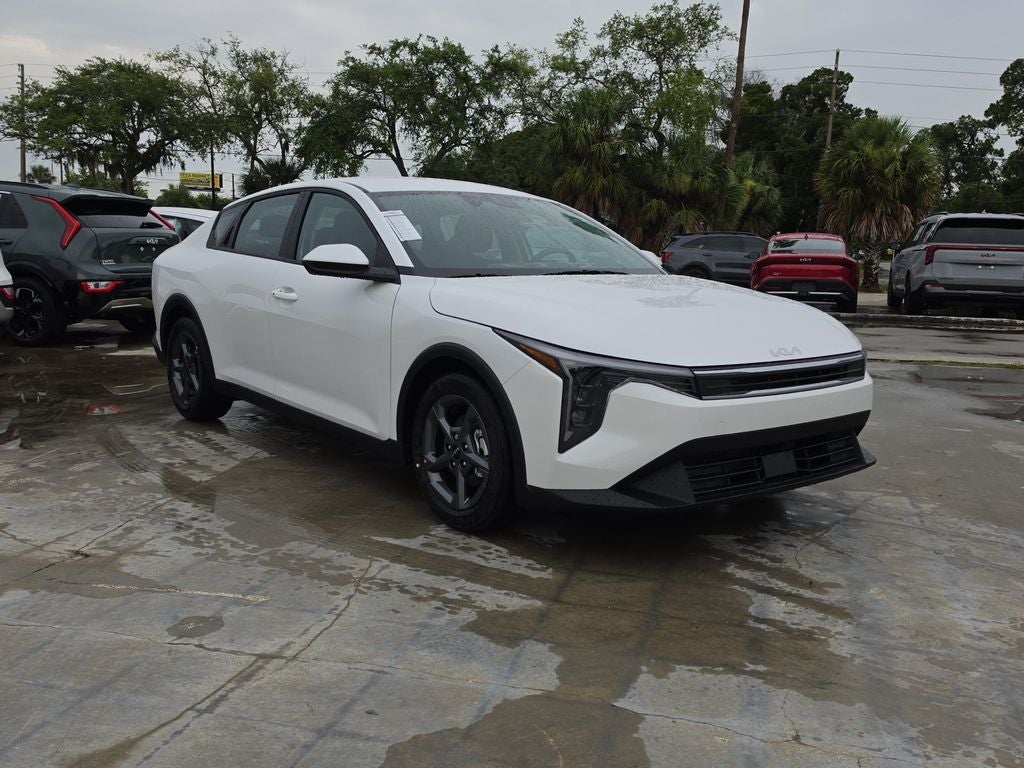 2026 Kia K4 LXS