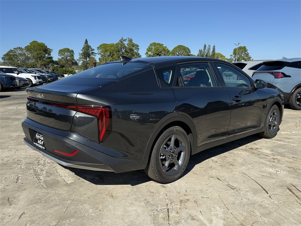 2025 Kia K4 LXS
