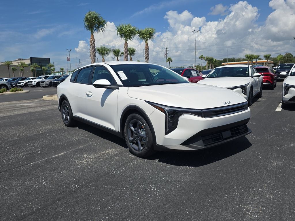 2026 Kia K4 LXS