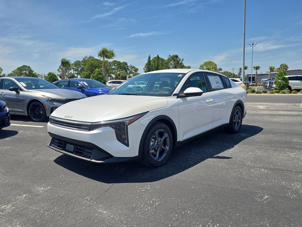 2026 Kia K4 LXS