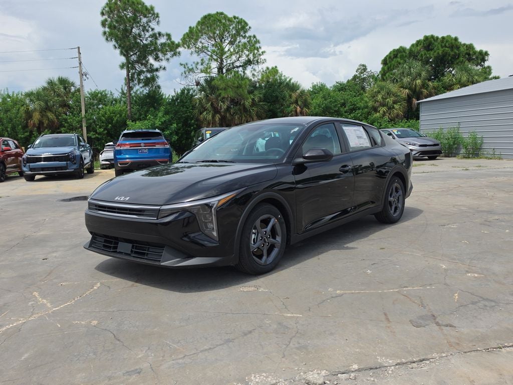 2026 Kia K4 LXS
