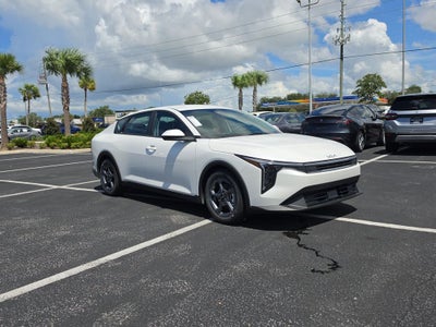2026 Kia K4 LXS