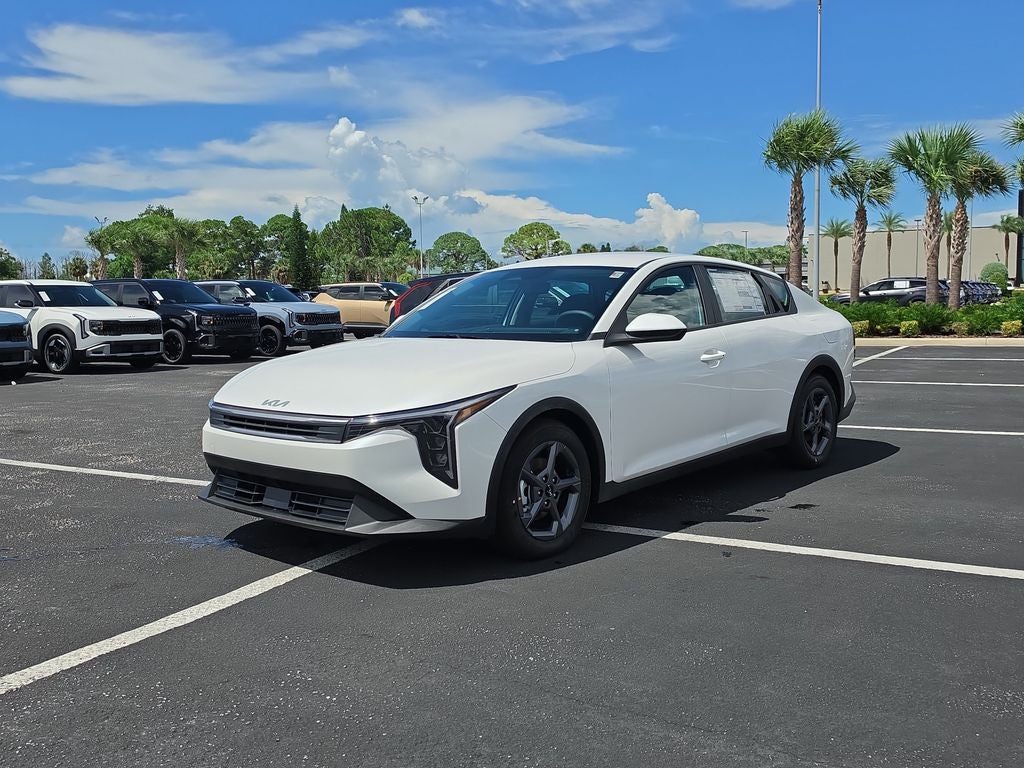 2026 Kia K4 LXS