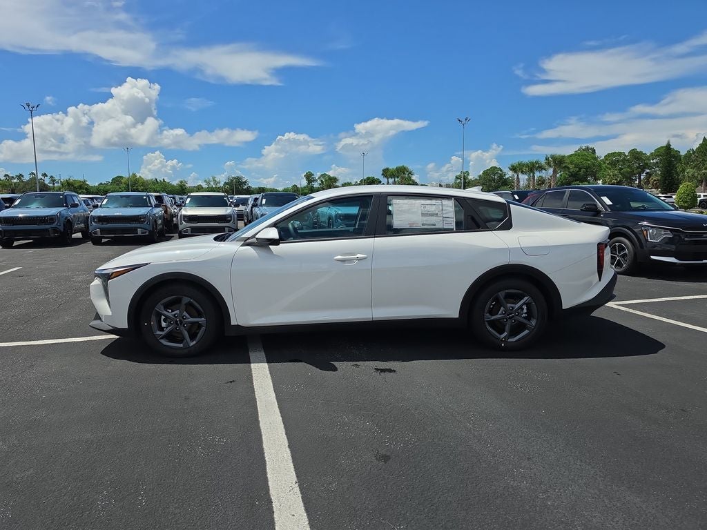 2026 Kia K4 LXS