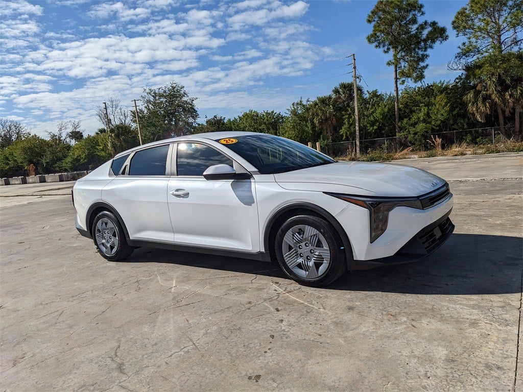 2025 Kia K4 LX
