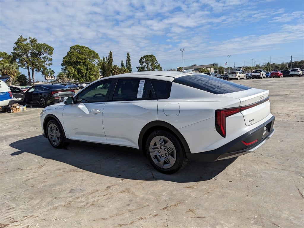 2025 Kia K4 LX