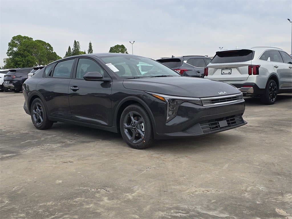 2025 Kia K4 LXS