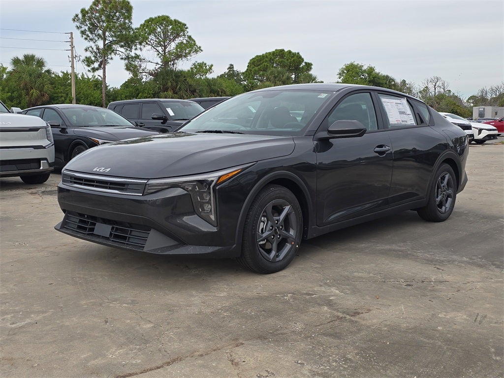 2025 Kia K4 LXS