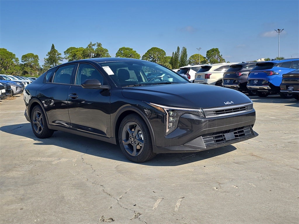 2025 Kia K4 LXS