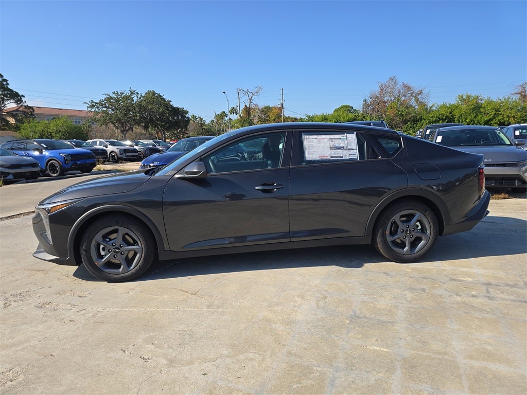 2025 Kia K4 LXS