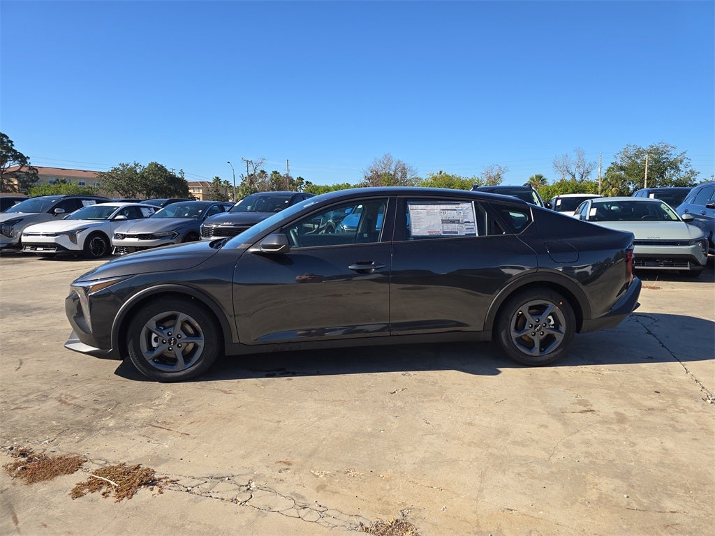 2025 Kia K4 LXS
