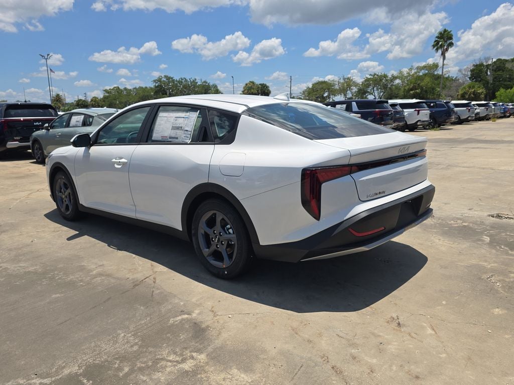 2026 Kia K4 LXS