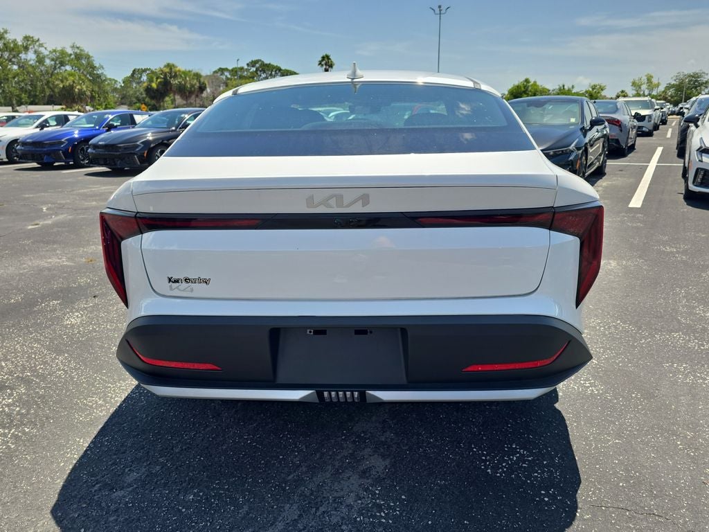2026 Kia K4 LXS