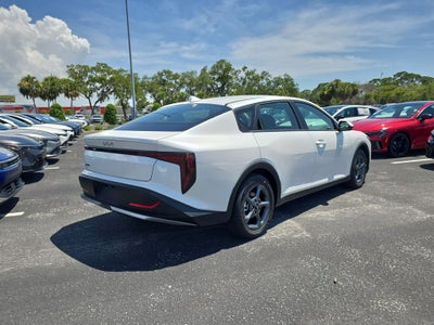 2026 Kia K4 LXS