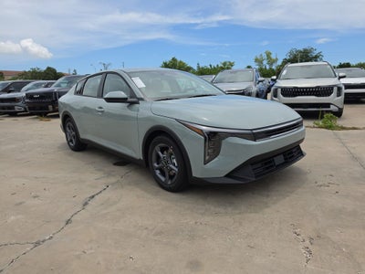 2026 Kia K4 LXS