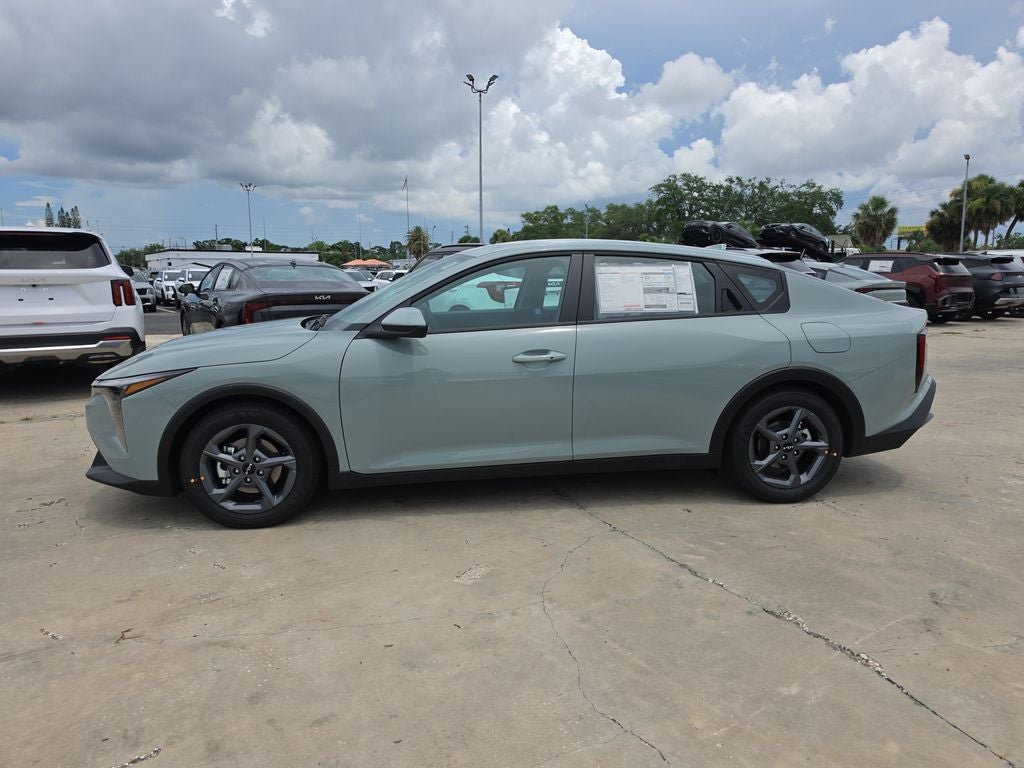 2026 Kia K4 LXS