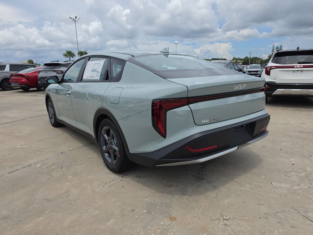 2026 Kia K4 LXS
