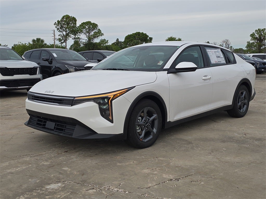 2025 Kia K4 LXS