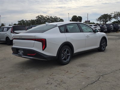 2025 Kia K4 LXS