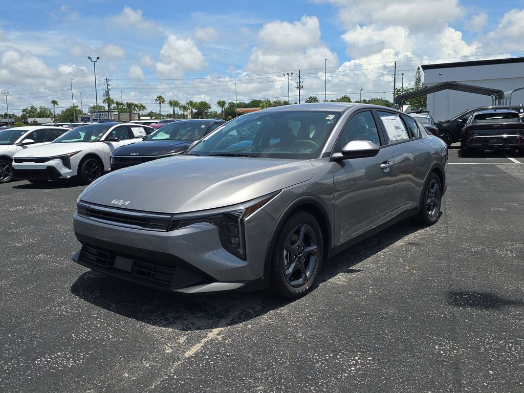 2026 Kia K4 LXS