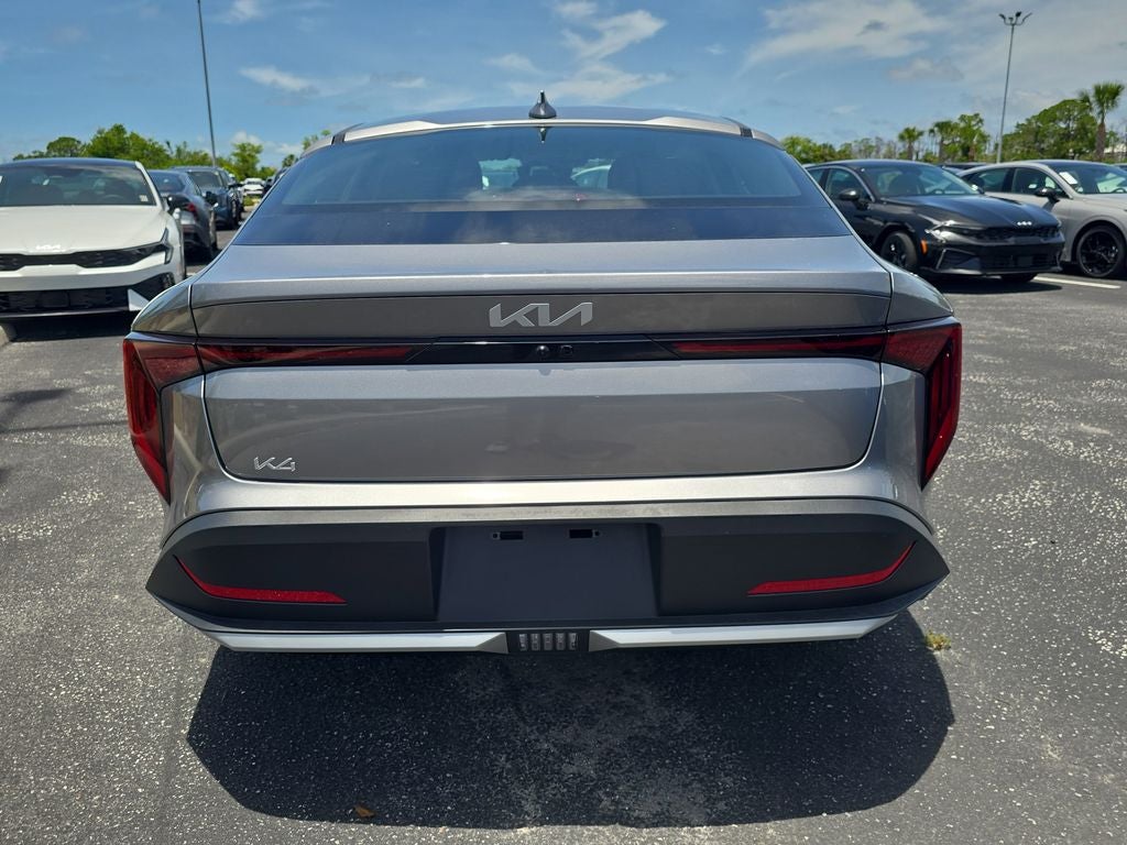 2026 Kia K4 LXS