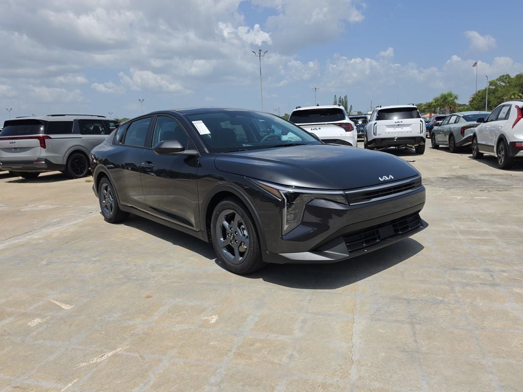 2026 Kia K4 LXS