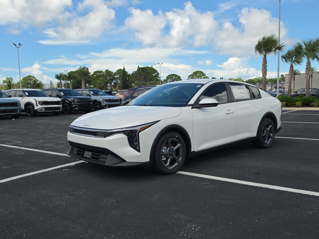 2026 Kia K4 LXS