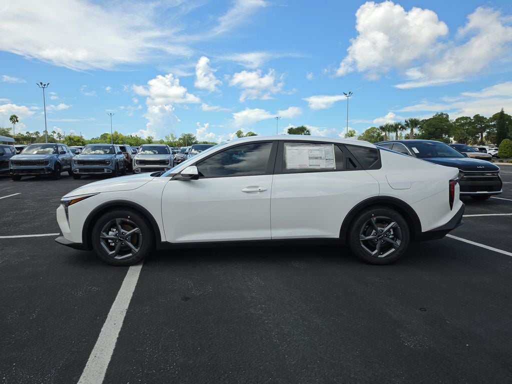 2026 Kia K4 LXS