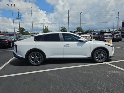 2026 Kia K4 LXS