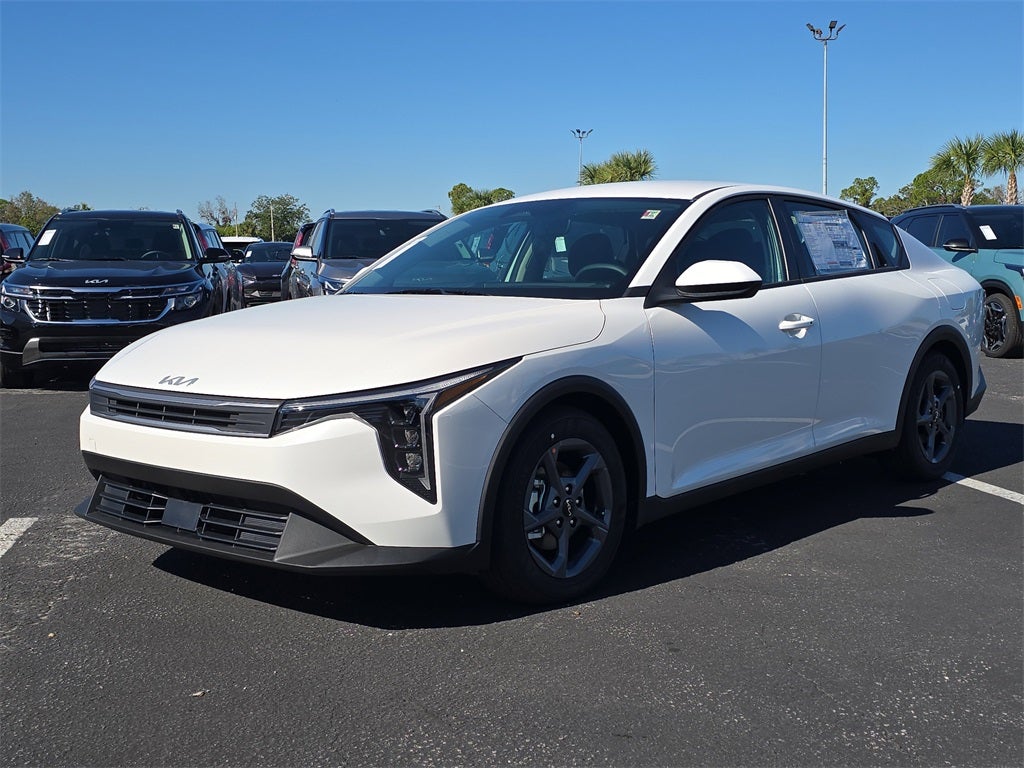 2025 Kia K4 LXS