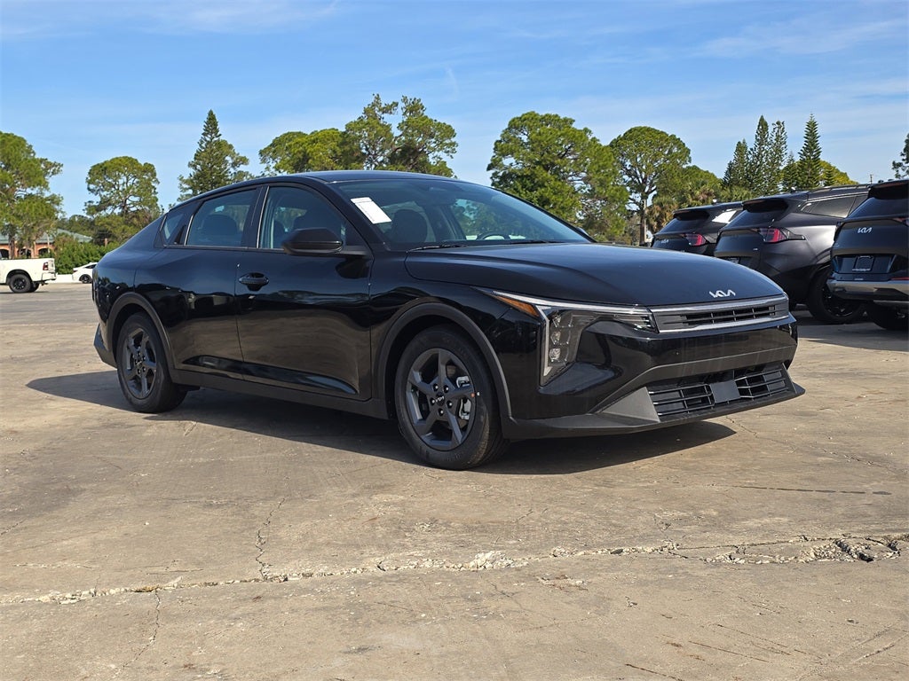 2025 Kia K4 LXS