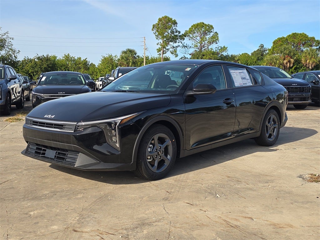 2025 Kia K4 LXS