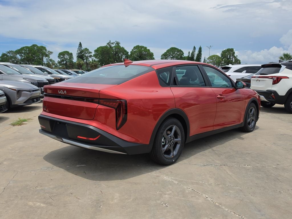 2026 Kia K4 LXS