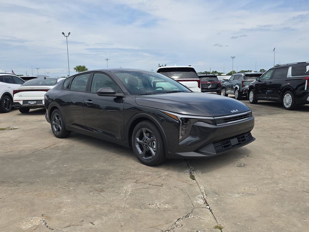 2026 Kia K4 LXS