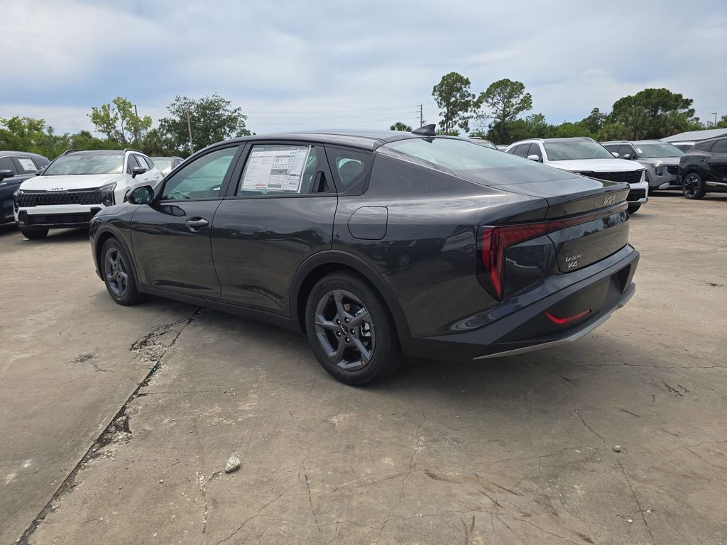 2026 Kia K4 LXS