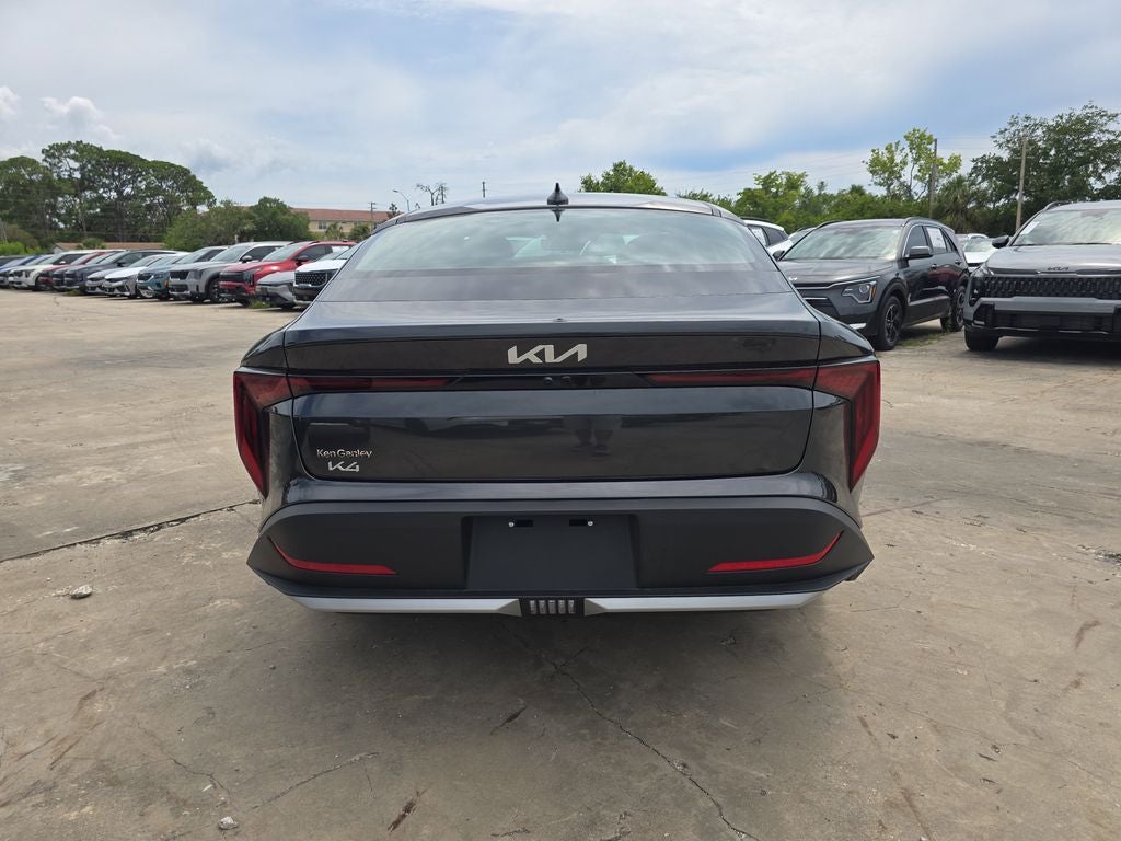 2026 Kia K4 LXS