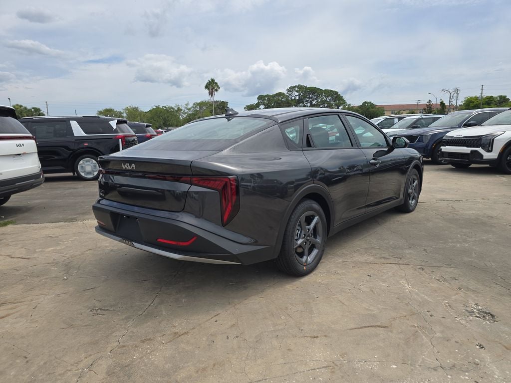 2026 Kia K4 LXS