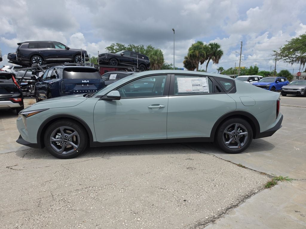 2026 Kia K4 LXS