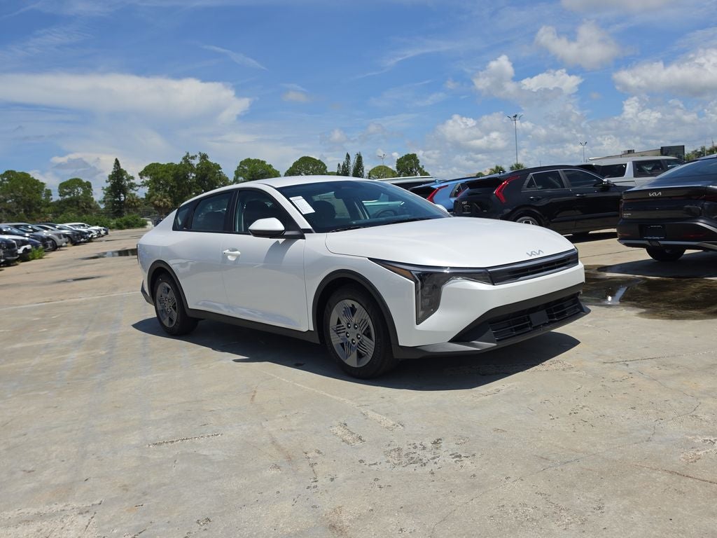 2026 Kia K4 LX