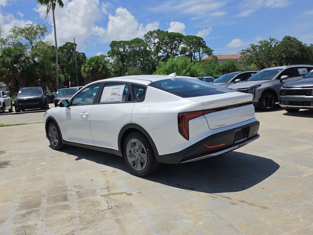 2026 Kia K4 LX