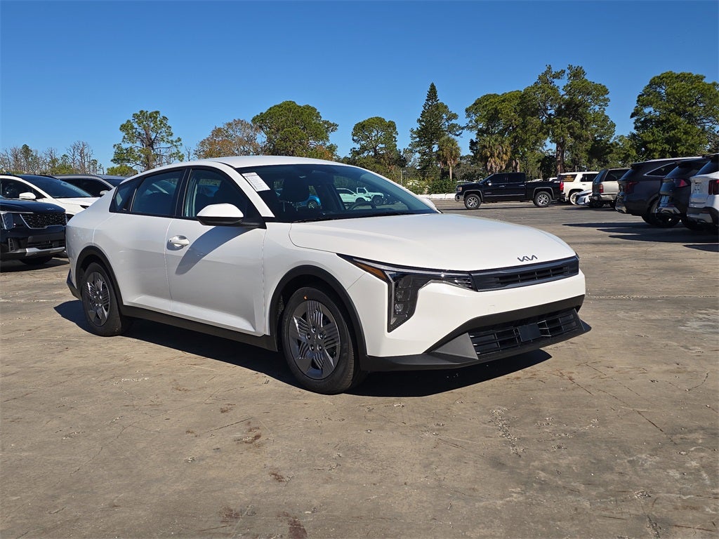 2026 Kia K4 LX