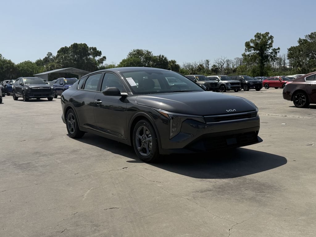 2026 Kia K4 LXS