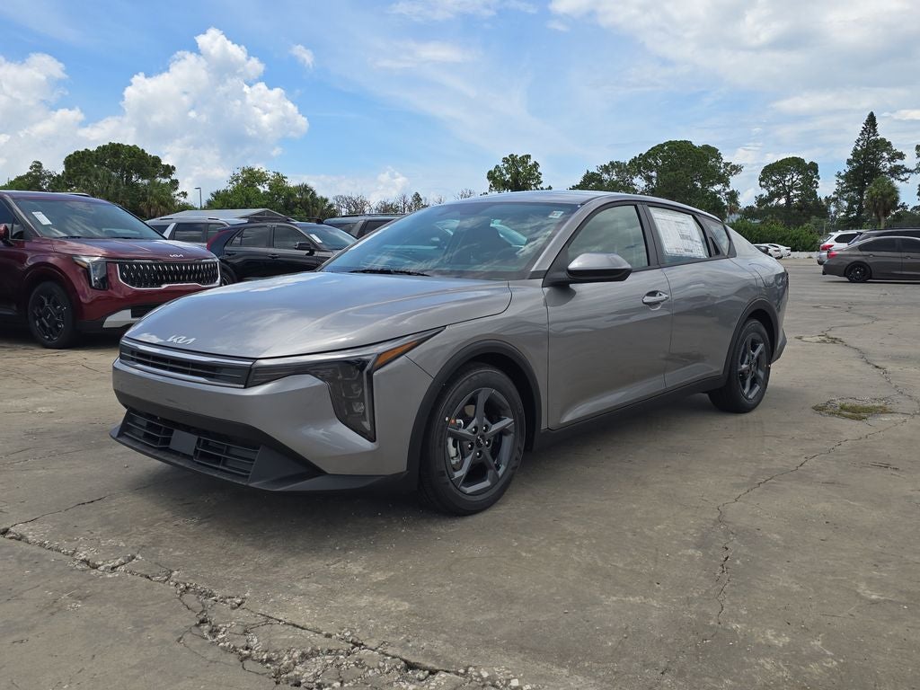 2026 Kia K4 LXS
