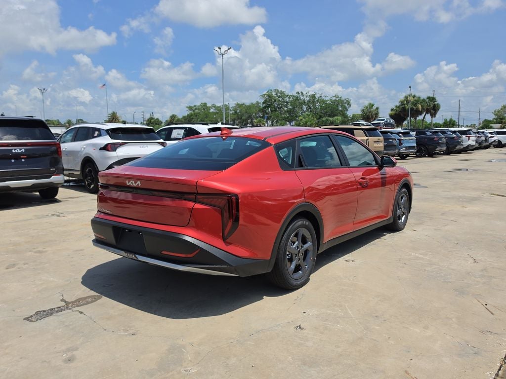 2026 Kia K4 LXS