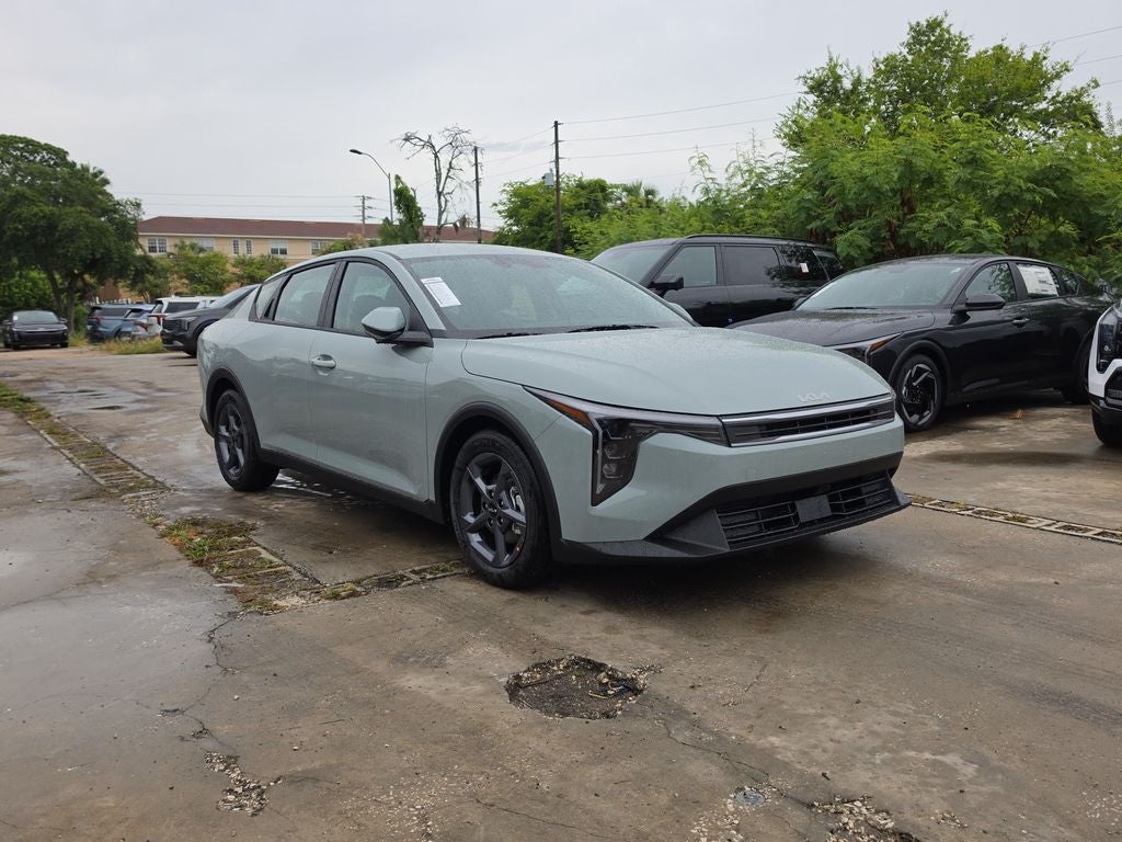 2026 Kia K4 LXS